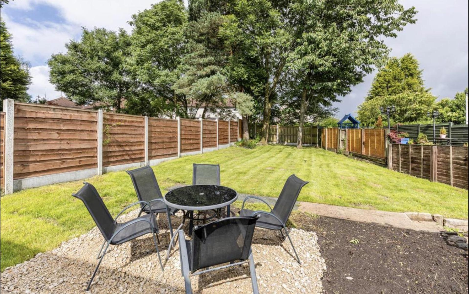 Come & Unwind In Charming 5 Bed House In Blackburn Exterior foto