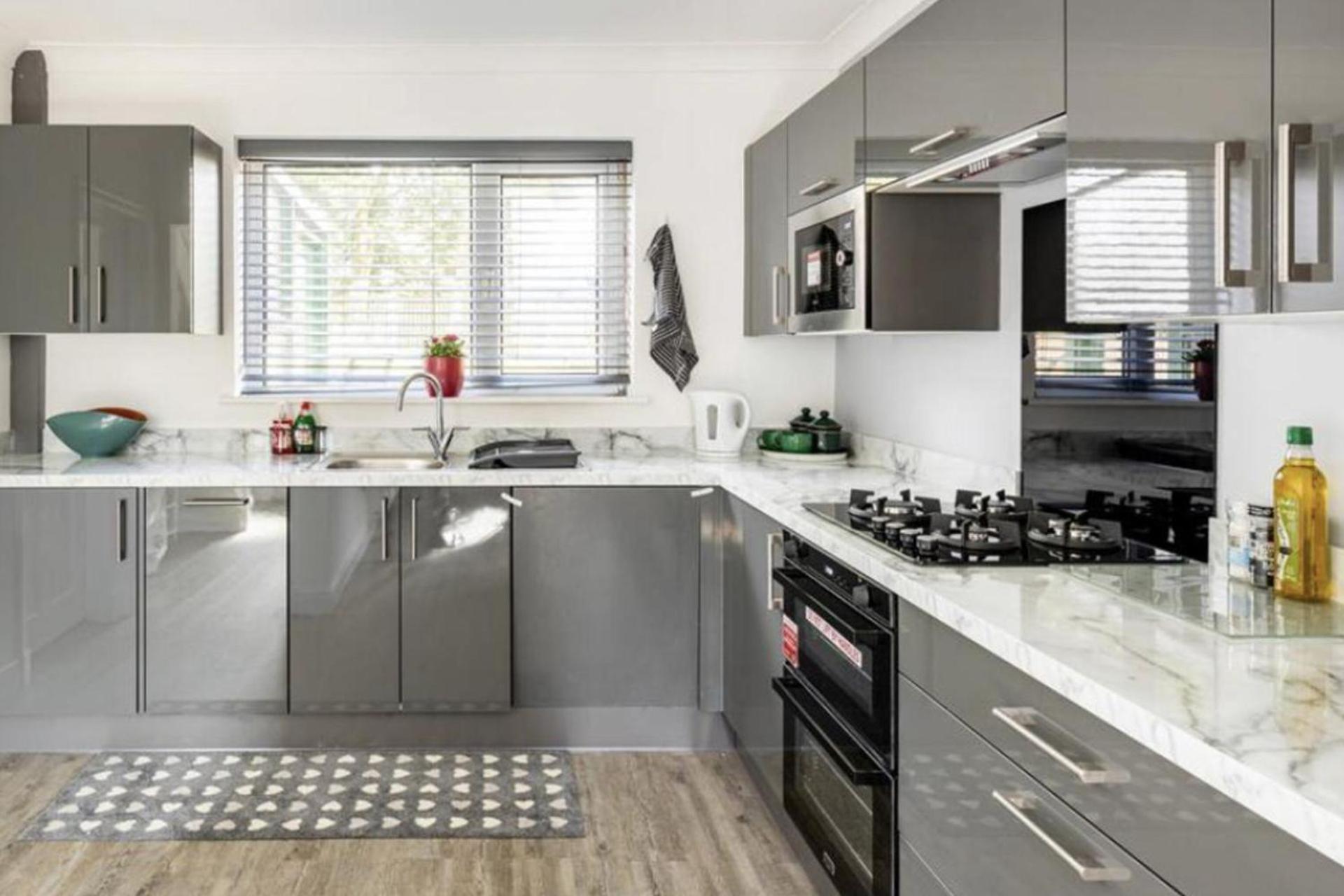Come & Unwind In Charming 5 Bed House In Blackburn Exterior foto